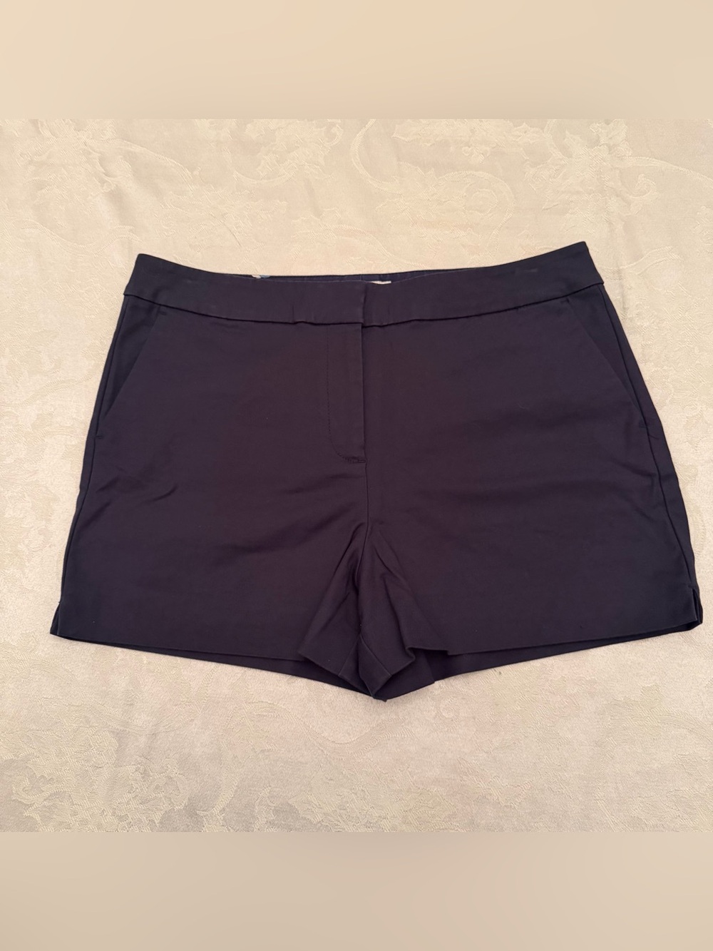 Boden Women’s Chino Shorts Mid Rise Preppy Navy 3" Inseam Size 8